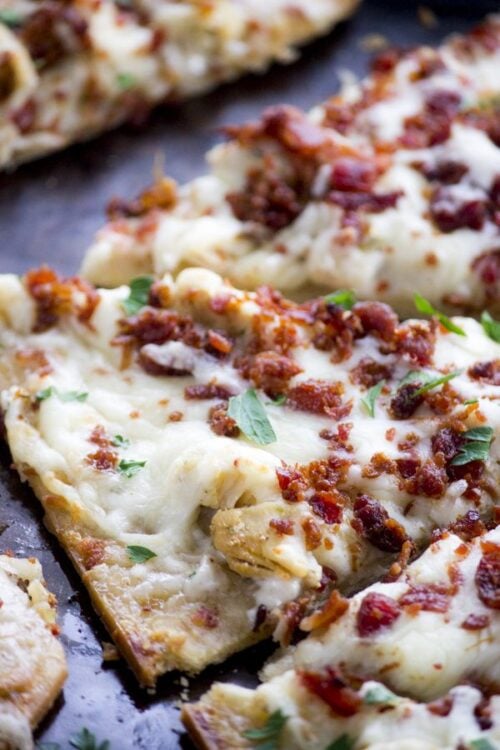 Chicken Bacon Ranch Flatbread Pizza | Simple Green Moms